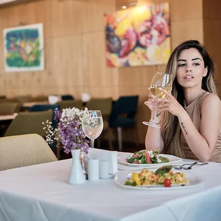 酒店 Bilyana Hotel- Adults Only