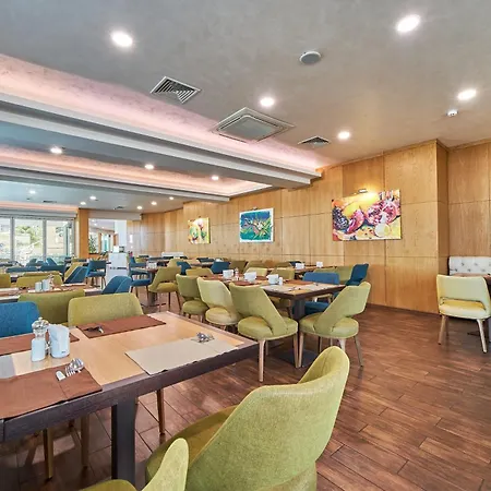 Bilyana Hotel- Adults Only מלון 4*